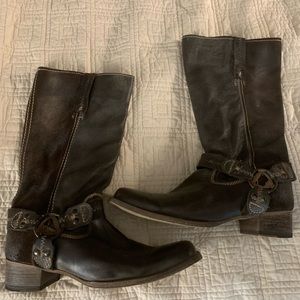 Women’s brown cowboy boots